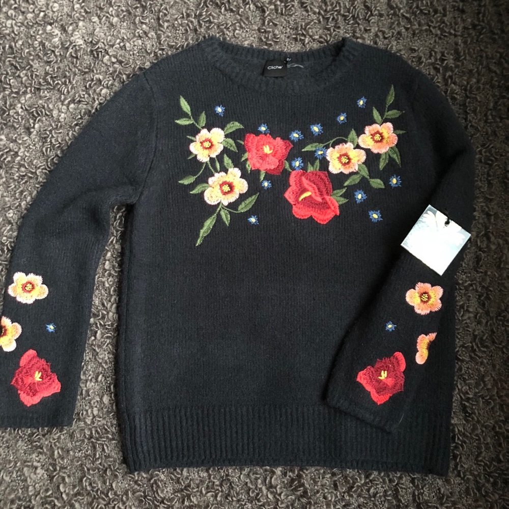 NWT Cliche Sweater